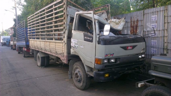 ขายถูกรถหกล้อ HINO 120 แรงม้า &quot;(ขับได้ไม่ต้องลาก)&quot; เครื่องดี เปลี่ยนหัวเก็บเล็กๆน้อย