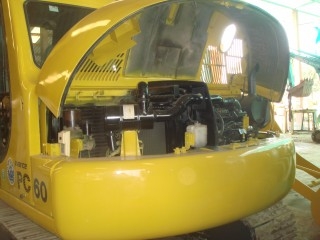 ละอองดาวแทรคเตอร์ ขายรถแบคโฮยี่หัอ KOMATSU PC60-7มือสองเก่าจากนอกสภาพดีราคาถูก พร้อมสำหรับการใช้งาน