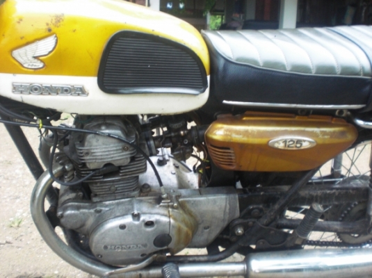 ขาย CB 125 2สีทะเบียนภาษีเต็มพร้อมโอน ขาย CB 125 2สีทะเบียนภาษีเต็มพร้อมโอน