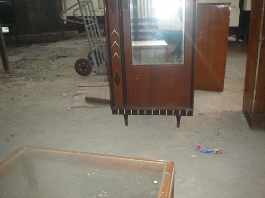 หลินรัชดา 081-585-6957 ตู้กระจกสักแท้ ขายถูก 5500บาท