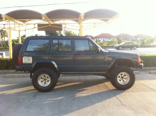 ขาย CHEROKEE 97 ยกเต็มคอยล์สปริงติดแก็สสภาพสุดคุ้ม