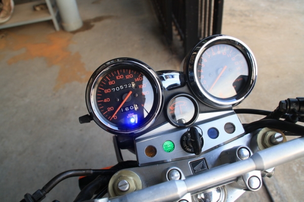 >>ขาย CB 400 ปี 98 เวอร์ชั่น S ไมล์แดง  สรรพสามิตแท้ แห้งเดิม สวยจุงเบย  79000