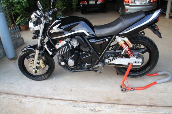 >>ขาย CB 400 ปี 98 เวอร์ชั่น S ไมล์แดง  สรรพสามิตแท้ แห้งเดิม สวยจุงเบย  79000