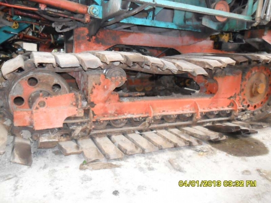 รถเกี่ยวข้าว ปั้มไดกิ้น ปั้นแฝดเบอร์ 21 เครื่อง Isuzu 6HH 210 แรง ตัวเดิน 10HT