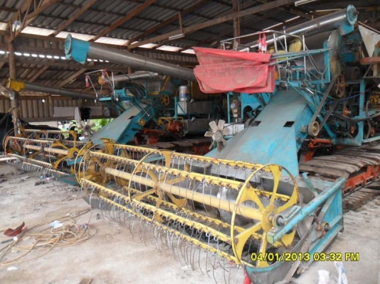 รถเกี่ยวข้าว ปั้มไดกิ้น ปั้นแฝดเบอร์ 21 เครื่อง Isuzu 6HH 210 แรง ตัวเดิน 10HT