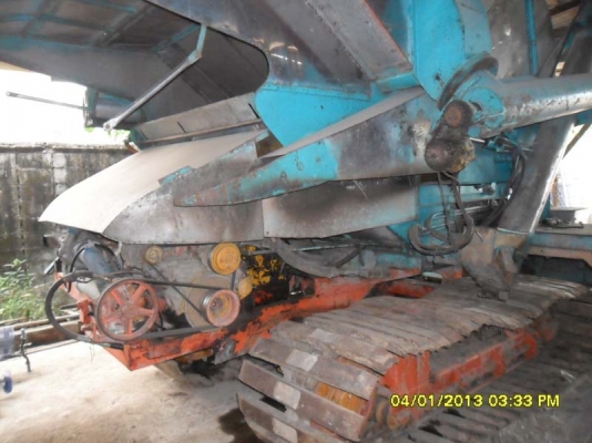 รถเกี่ยวข้าว ปั้มไดกิ้น ปั้นแฝดเบอร์ 21 เครื่อง Isuzu 6HH 210 แรง ตัวเดิน 10HT