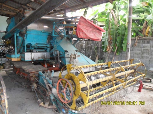 รถเกี่ยวข้าว ปั้มไดกิ้น ปั้นแฝดเบอร์ 21 เครื่อง Isuzu 6HH 210 แรง ตัวเดิน 10HT