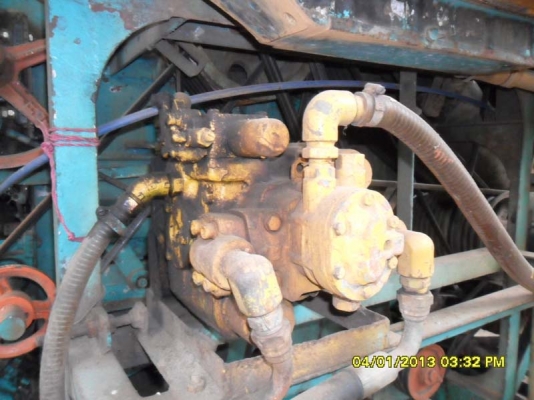 รถเกี่ยวข้าว ปั้มไดกิ้น ปั้นแฝดเบอร์ 21 เครื่อง Isuzu 6HH 210 แรง ตัวเดิน 10HT