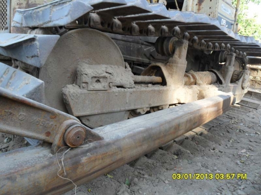 Catterpillar D5B รถแทรคเตอร์ตีนเป้น (รถดันดิน) ช่วงล่างปานกลางขึ้น เครื่องแห้งปั้มแรงดี ไม่มีโหลด เชิญ