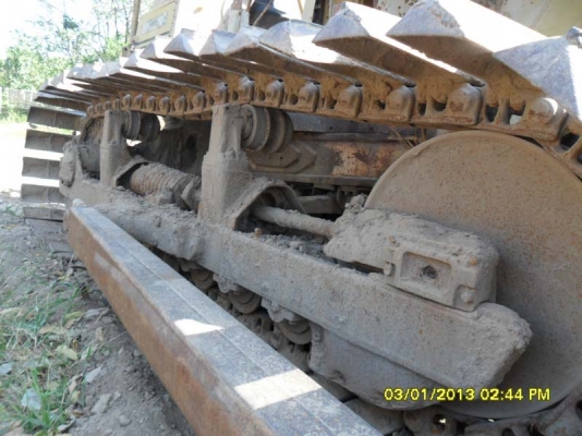 Catterpillar D5B รถแทรคเตอร์ตีนเป้น (รถดันดิน) ช่วงล่างปานกลางขึ้น เครื่องแห้งปั้มแรงดี ไม่มีโหลด เชิญ