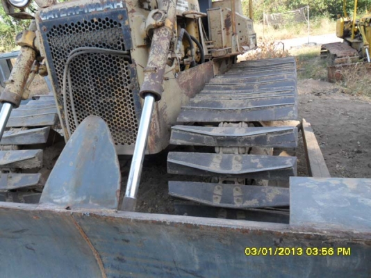 Catterpillar D5B รถแทรคเตอร์ตีนเป้น (รถดันดิน) ช่วงล่างปานกลางขึ้น เครื่องแห้งปั้มแรงดี ไม่มีโหลด เชิญ