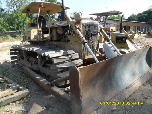 Catterpillar D5B รถแทรคเตอร์ตีนเป้น (รถดันดิน) ช่วงล่างปานกลางขึ้น เครื่องแห้งปั้มแรงดี ไม่มีโหลด เชิญ