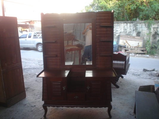 หลินรัชดา 081-585-6957 โต๊ะเครื่องแป้งสักแท้ 5000บาท