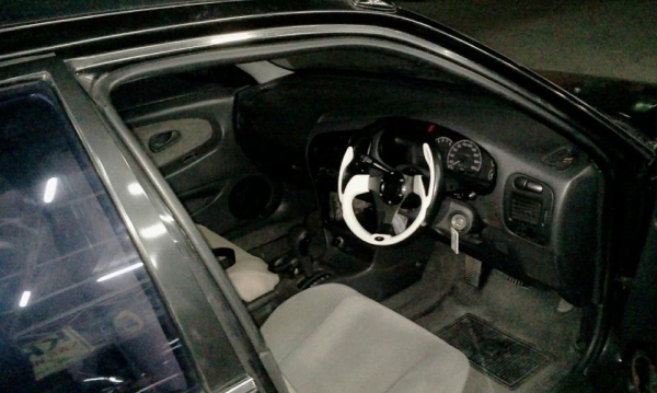 E-car ราคาสุดคุ้ม เกียร์ออโต้ กระจกไฟฟ้า เครื่องเดินเรียบ สภาพพร้อมใช้