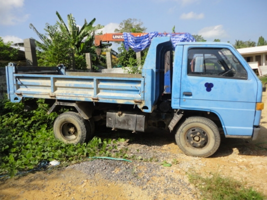 6 ล้อดั้ม ISUZU NKR 110 แรง เครื่อง 4BE1 เกียร์สั้น รถประกอบ