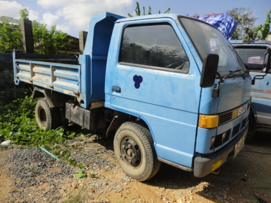 6 ล้อดั้ม ISUZU NKR 110 แรง เครื่อง 4BE1 เกียร์สั้น รถประกอบ