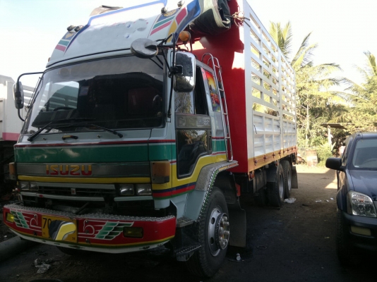 ขายรถ 10 ล้อ เพลาเดียว กระบะเหล็กคอกเกษตรไม่ดั้ม ISUZU นางฟ้า 195 รถสวยมาก สนใจรีบโทรเลยครับ