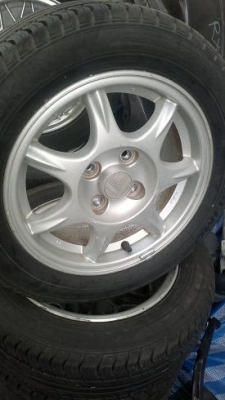 ขายล้อนอกครับไม่เคยวิ้งในไทยยางหนาๆ ปี10 ล้อพร้อมยางคุ้มๆ