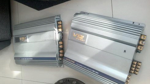 ขาย เครื่องเสียงยกชุดครับ แอมป์ alpine 2ตัว ขับซับ กับกลางแหลม