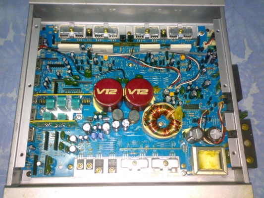 ขาย เครื่องเสียงยกชุดครับ แอมป์ alpine 2ตัว ขับซับ กับกลางแหลม