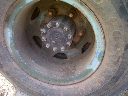 ขายรถหกล้อพร้อมใช้งาน เหมาะต่อดั้ม ชว่งล่างเปลี่ยนใหม่หมด ยางสวยทุกเส้น  ขายเฉพาะตัวรถราคานี้