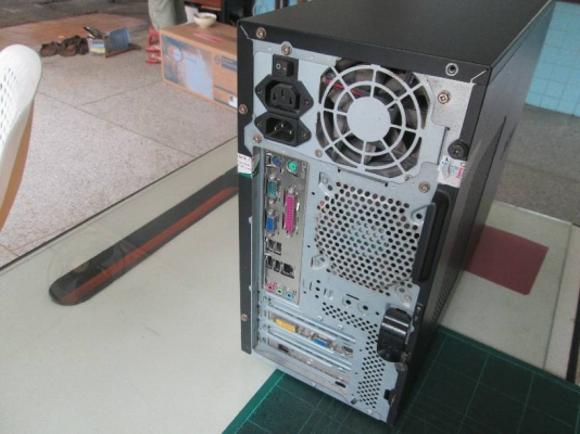 Acer Socket 775  cpu 3.0 GHz HDD 160 GB/SATA Ram 2 GB/DDR 2 VGA 512 MB/PCI DVD RW.LT ลง windown พร้อมใช้ครับ