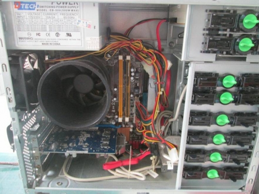 Acer Socket 775  cpu 3.0 GHz HDD 160 GB/SATA Ram 2 GB/DDR 2 VGA 512 MB/PCI DVD RW.LT ลง windown พร้อมใช้ครับ