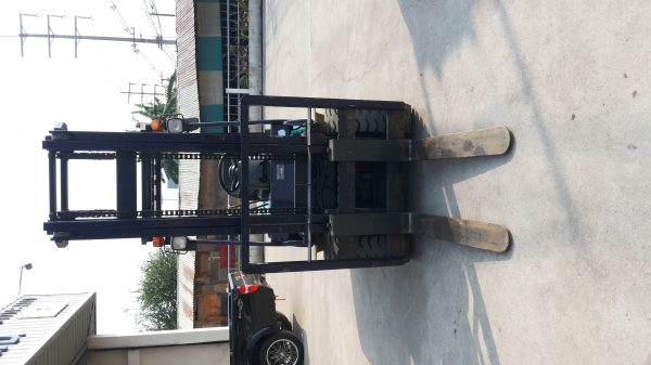 ขายรถ komatsu ขนาด 3 ตัน รุ่น 12