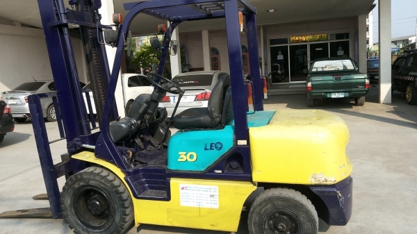 ขายรถ komatsu ขนาด 3 ตัน รุ่น 12