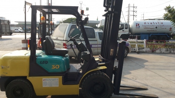 ขายรถ komatsu ขนาด 3 ตัน รุ่น 12