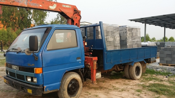 ขายด่วน รถ6ล้อติดเครน 3ตัน