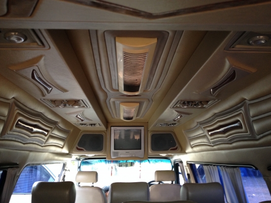 ขายด่วน รถตู้ TOYOTA หัวจรวด ตาเพชร  VIP เต็มๆ