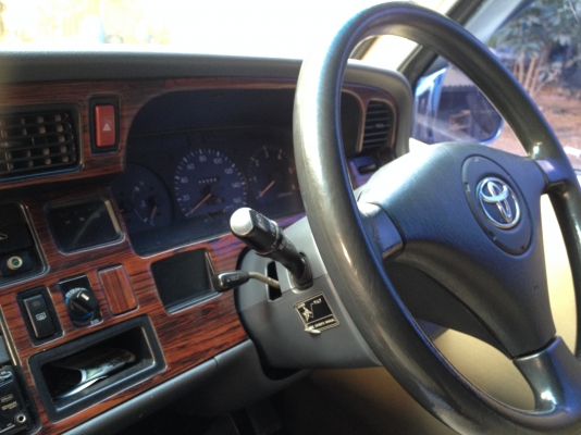 ขายด่วน รถตู้ TOYOTA หัวจรวด ตาเพชร  VIP เต็มๆ