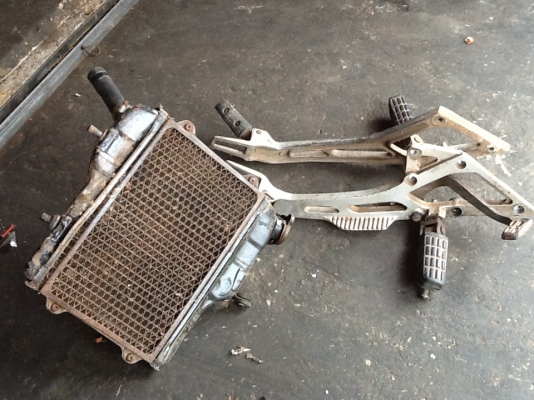 พักเท้า + หม้อน้ำtzr