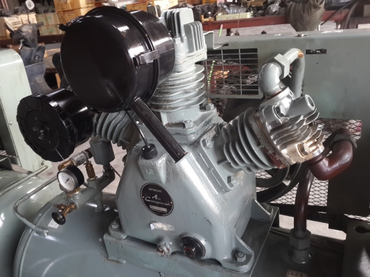 ขาย ปั้มลมถัง HITACHI 7.5 KW มือสองญี่ปุ่น ขาย ปั้มลมถัง HITACHI 7.5 KW มือสองญี่ปุ่น