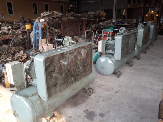 ขาย ปั้มลมถัง HITACHI 7.5 KW มือสองญี่ปุ่น ขาย ปั้มลมถัง HITACHI 7.5 KW มือสองญี่ปุ่น