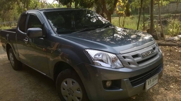 อีซูซุดีแมก ปี2013สีเทา แค๊ปเปิดได้ ประกันชั้น1 สภาพดีมาก ขายดาวน์270000บาท ผ่อน5557*46งวด TEL.0837660111