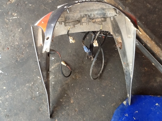 แฟร่ิงหน้า.หลังซ้ายขวา เรือนไมล์สวยๆ แฟร่ิงหน้า.หลังซ้ายขวา เรือนไมล์สวยๆ