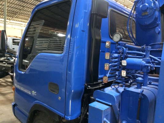 ขาย6ล้ออีซูซุ NKR ติดเครนทาดาโน่  2.5 ตัน 3 ปลอก สภาพสวย พร้อมใช้