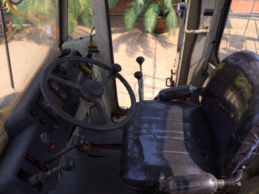 รถตัก KOMATSU 520 มือสอง นำเข้าจากญี่ปุ่น สภาพพร้อมใช้งาน