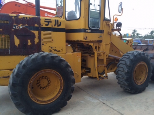 รถตัก KOMATSU 520 มือสอง นำเข้าจากญี่ปุ่น สภาพพร้อมใช้งาน