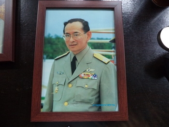 บ้านระเบียงไม้ ขายของสะสม ของโบราณ ราคาถูกค่ะ