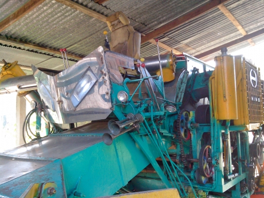 รถเกี่ยวไทยเจริญ อุ้ม3ตัน เดิน12 เครื่อง JO 8C พร้อมใช้ รถเกี่ยวไทยเจริญ อุ้ม3ตัน เดิน12 เครื่อง JO 8C พร้อมใช้