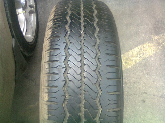 hankook  RADIAL RA08  มี ชุด 4 เส้น โทร.081-427-3941