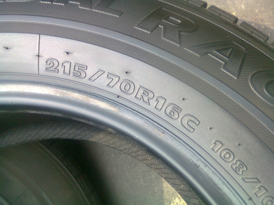 hankook  RADIAL RA08  มี ชุด 4 เส้น โทร.081-427-3941