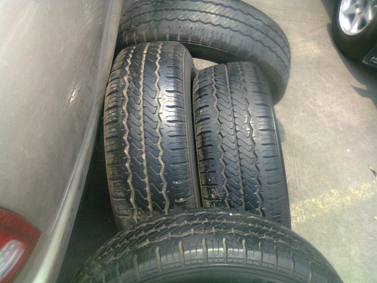 hankook  RADIAL RA08  มี ชุด 4 เส้น โทร.081-427-3941