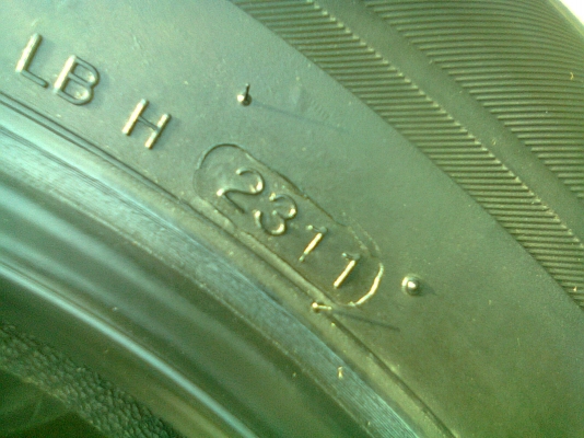 hankook  RADIAL RA08  มี ชุด 4 เส้น โทร.081-427-3941