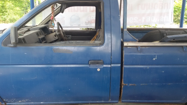 ขายนิสสันBig M ไม่มีเครื่อง แต่มีเล่ม