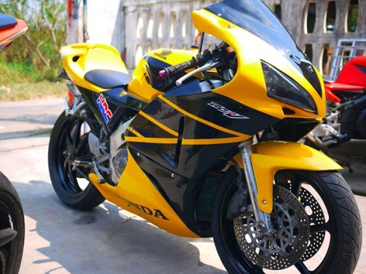 รับสั่งประกอบ Cbr400 Vfr Nc30 Nc35 จัดไฟแนนท์ได้เลือกสีเลือกลายเลือกแฟริ่งได้