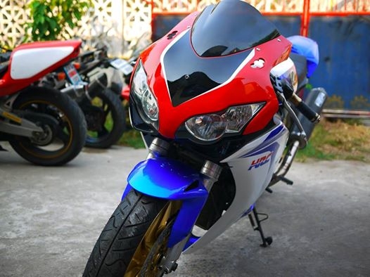 รับสั่งประกอบ Cbr400 Vfr Nc30 Nc35 จัดไฟแนนท์ได้เลือกสีเลือกลายเลือกแฟริ่งได้